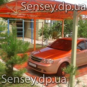 Автомобильный навес из поликарбоната